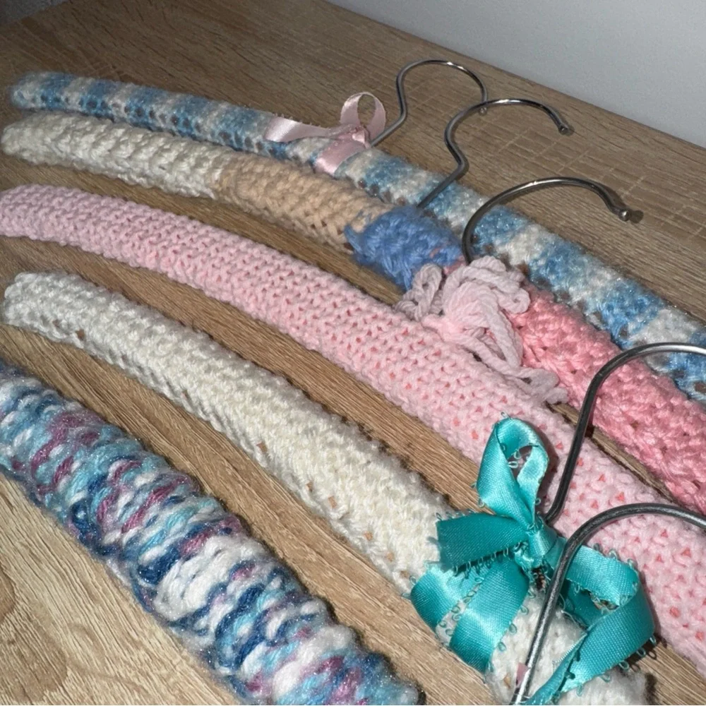 Vintage Padded crocheted children Clothes Hangers Pack of 5 Pastel 16x1‎